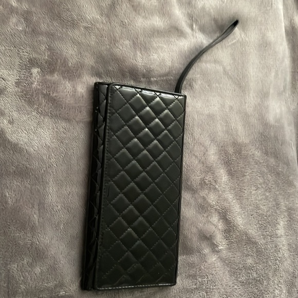 Super cute black clutch! - Picture 3 of 3